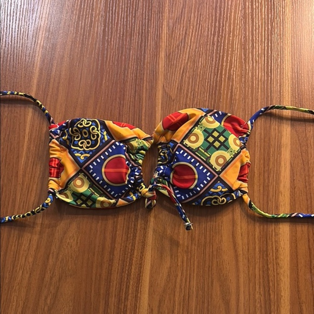 EUC Colorful Geometric Bandeau-Style Bikini Top w/ Back Ties 🫧
